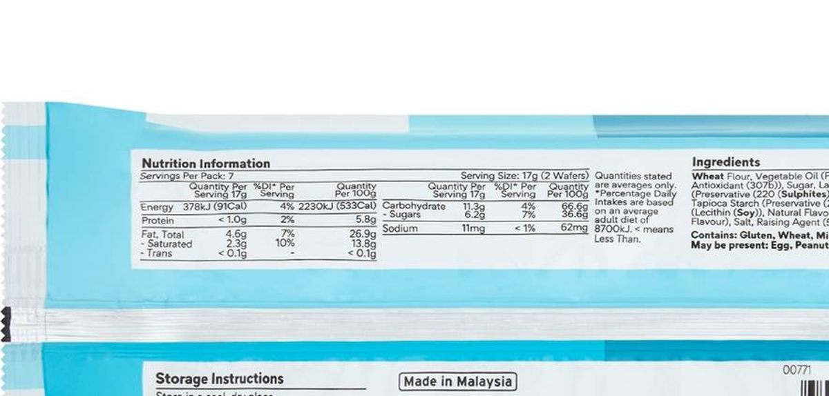 Pack photograph of Woolworths Vanilla Creme Wafer Biscuits 125g showing the printed nutrition panel