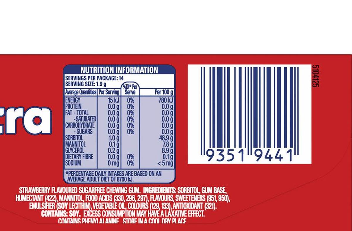 Pack photograph of Extra Strawberry Sugar Free Chewing Gum 14pc 27g showing the printed nutrition panel