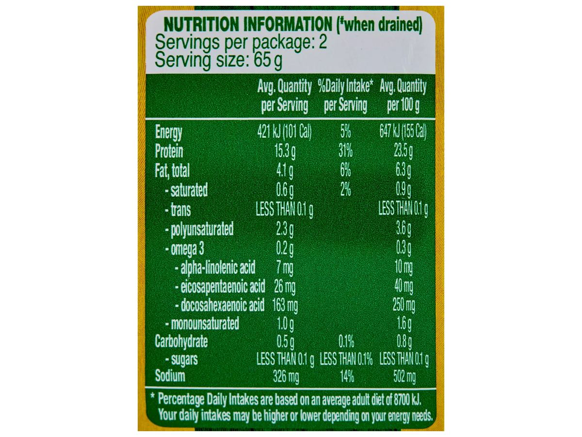 Pack photograph of PORTVIEW Tuna Chunks in Oil 185g showing the printed nutrition panel