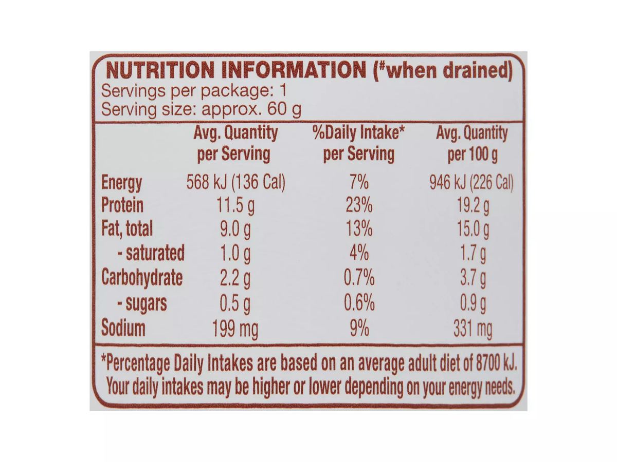 Pack photograph of CORALE Shredded Chicken Breast Smoke Flavoured 85g showing the printed nutrition panel