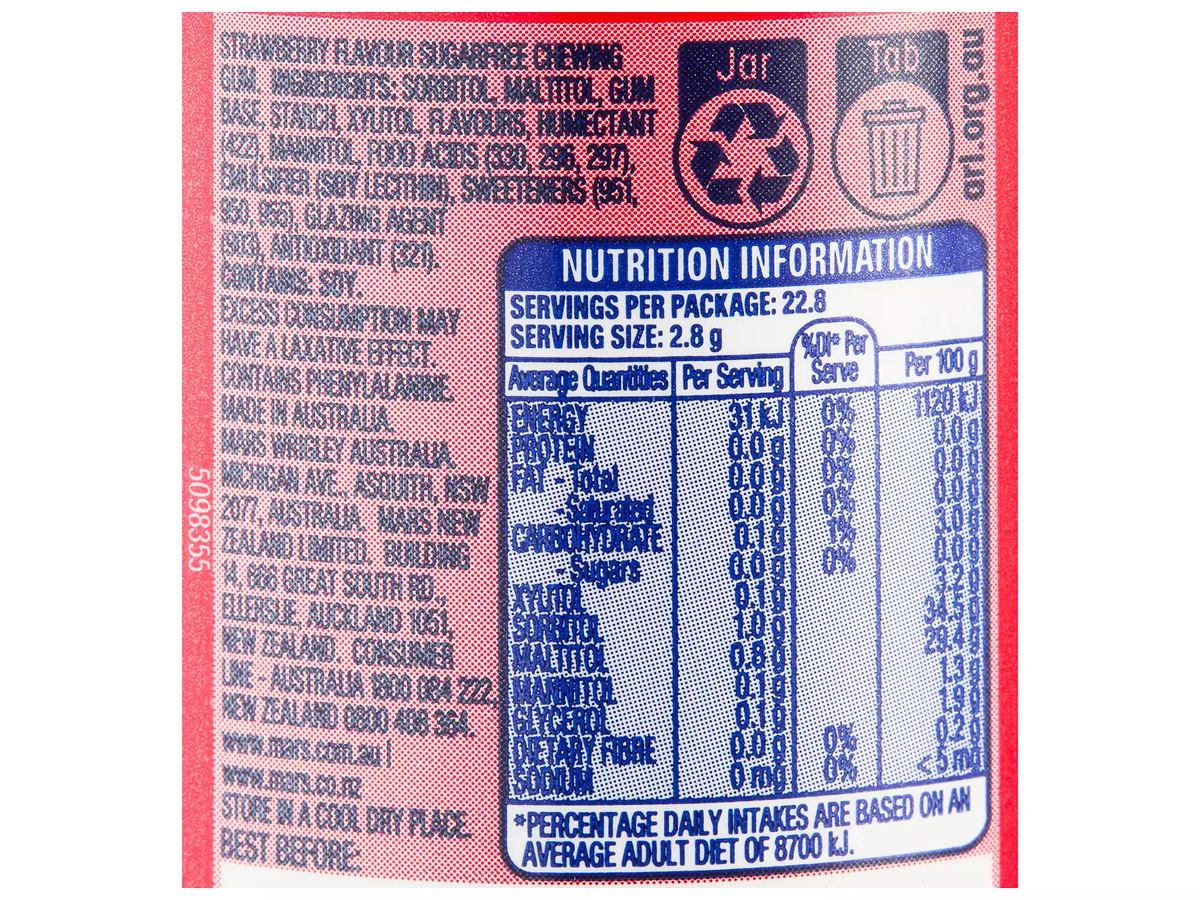 Pack photograph of EXTRA Strawberry Gum 64g showing the printed nutrition panel